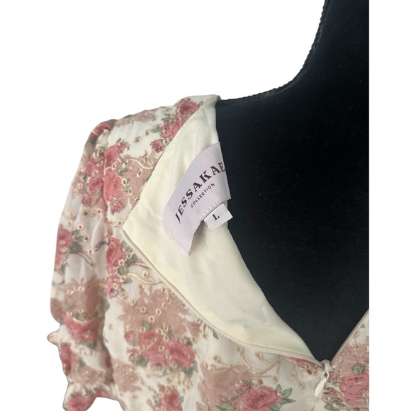 Floral Maxi Dress in Pink - Picture 3 of 4